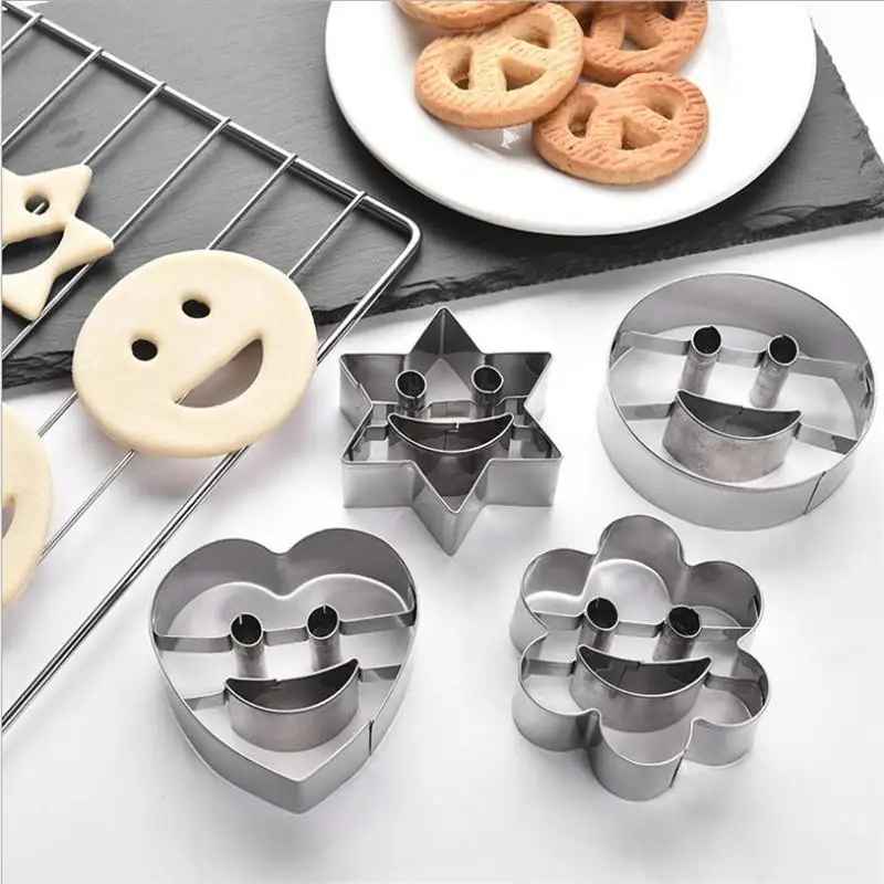 biscuit bon homme sourire fait avec emporte piece