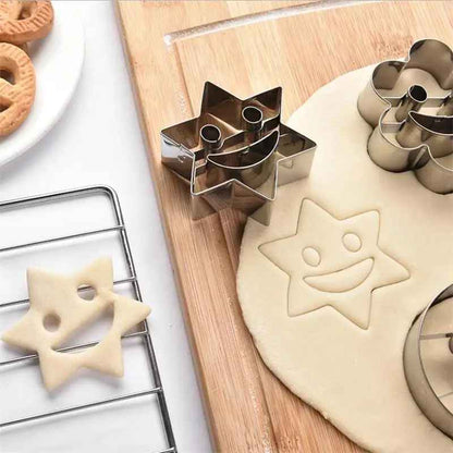 biscuit en forme étoile fait avec emporte piece