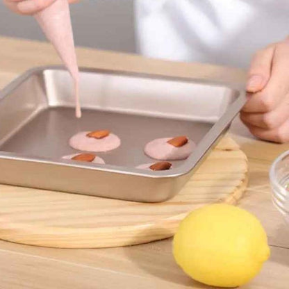 biscuit préparé avec moule a gateau carré