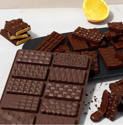 chocolat et moule tablette chocolat sur table