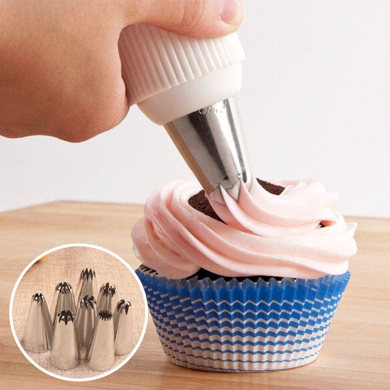 décorer gâteau avec douille patisserie