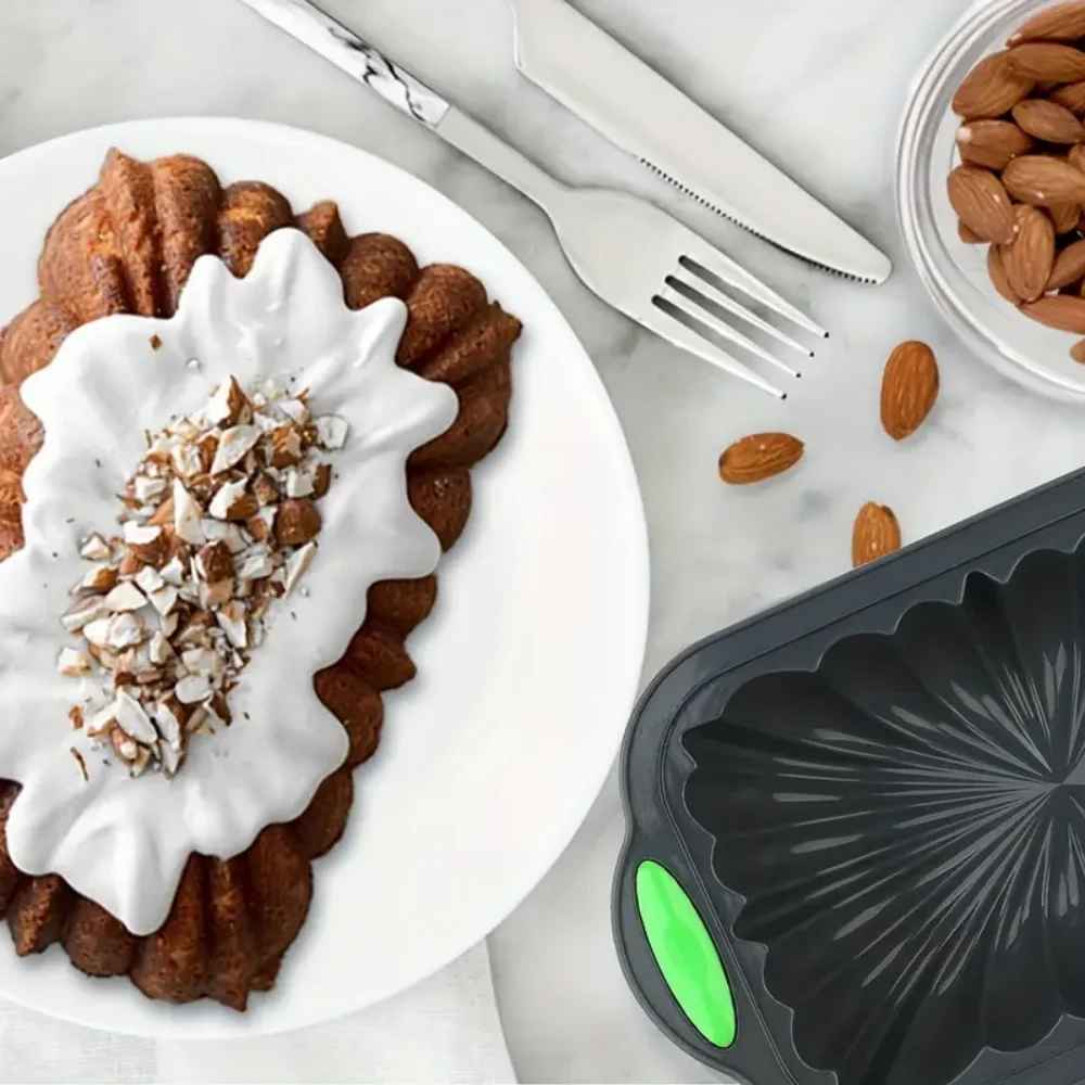 gâteau garnie préparé dans moule a gateau silicone