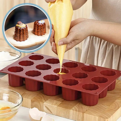 madame prépare muffin dans moule en silicone