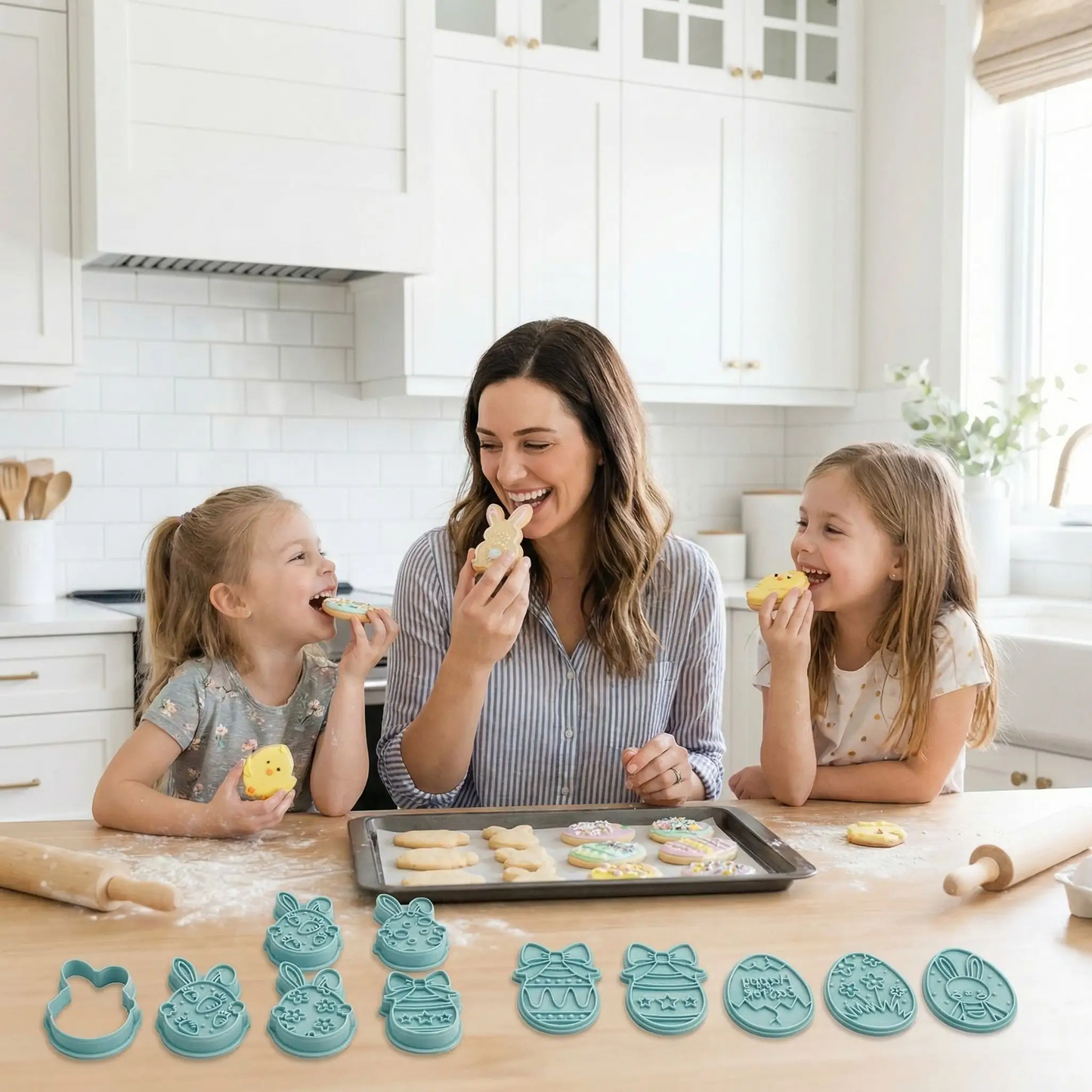 maman filles mangent biscuit fait emporte piece