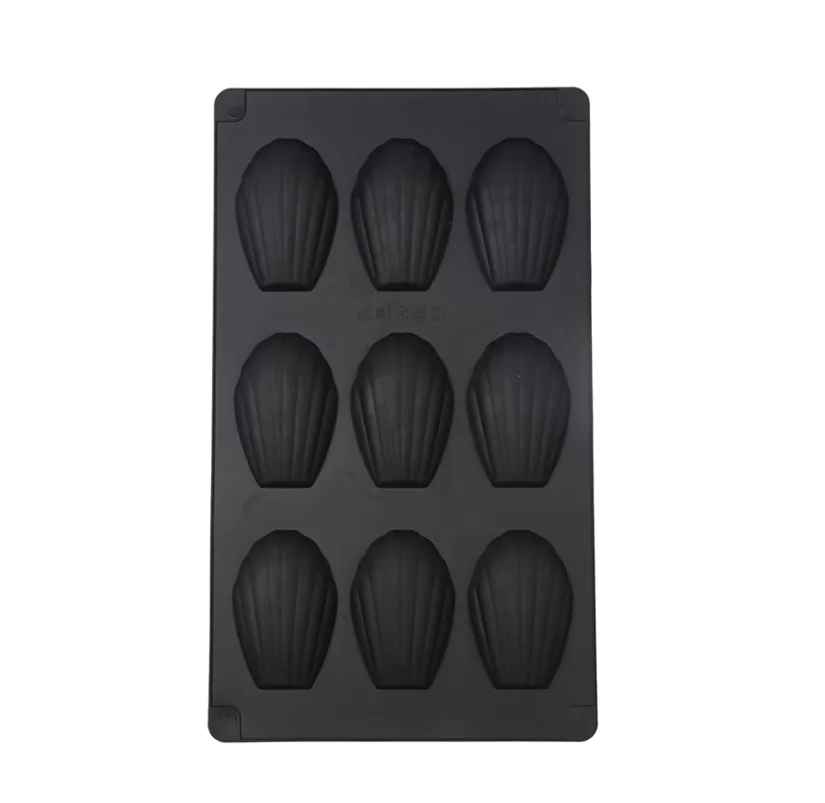 moule a madeleine noir