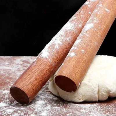 pâte à étaler avec rouleau à patisserie