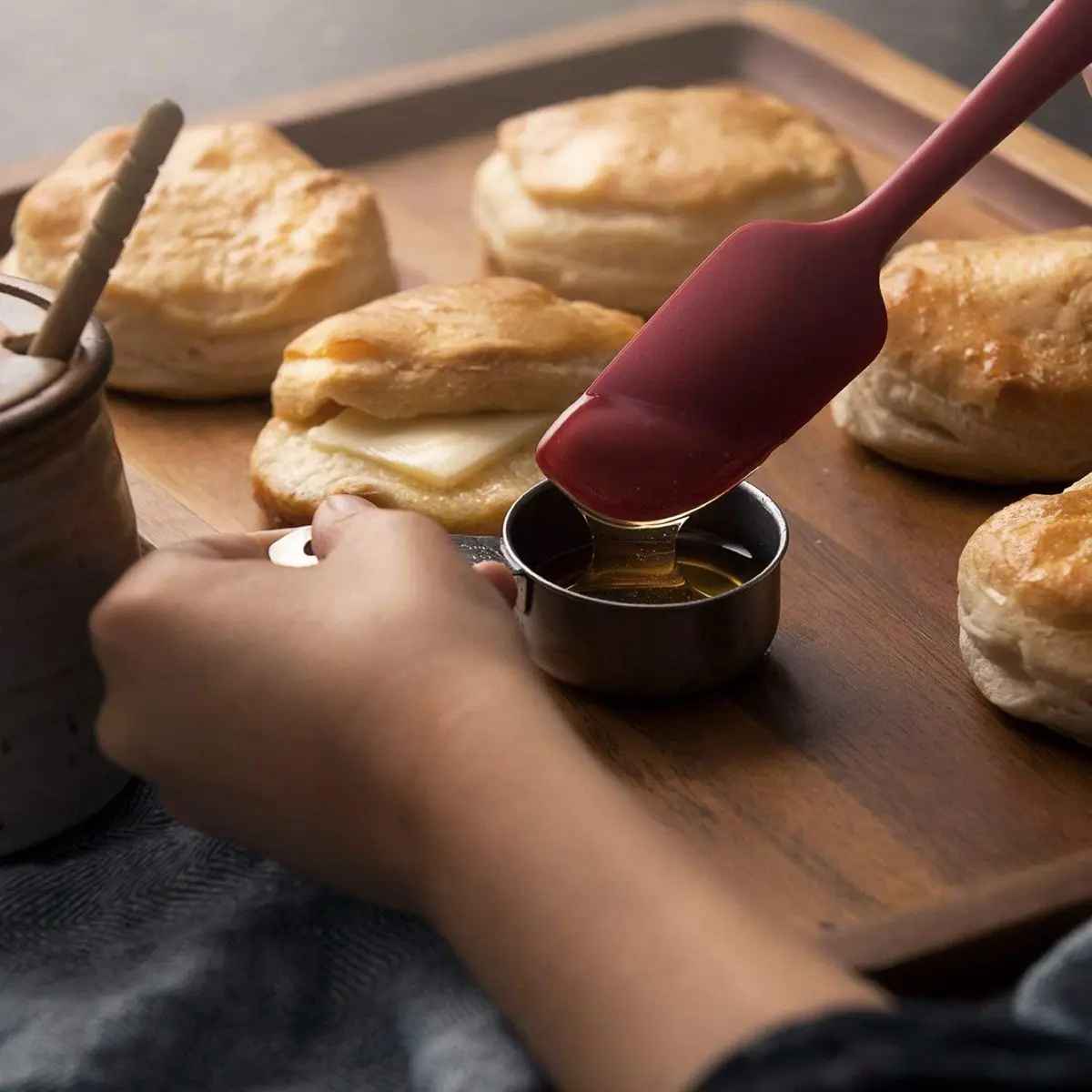 spatule racloire brioche